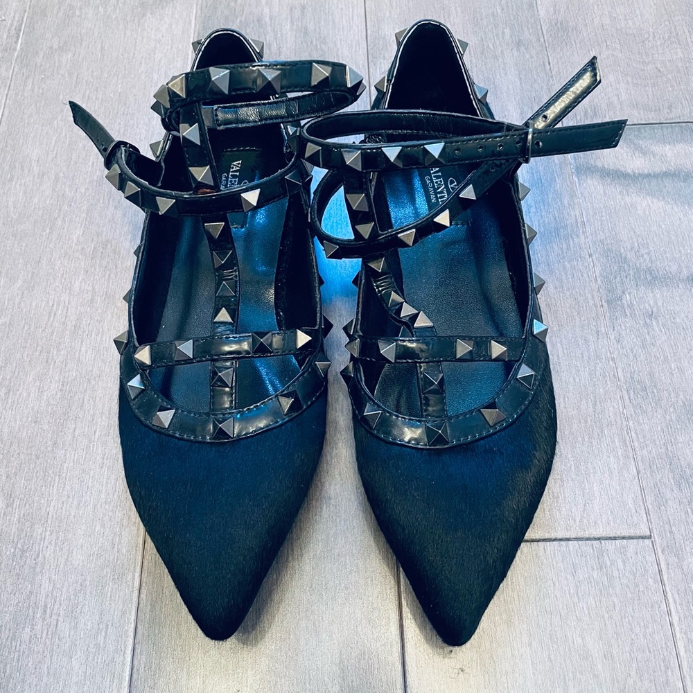 Rockstud shoe